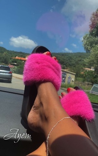 Ayem Nour feet photo thumbnail