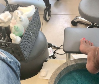 Ayem Nour feet photo thumbnail