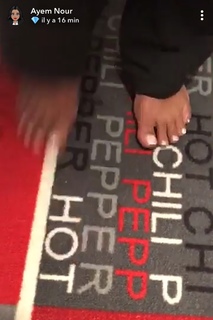 Ayem Nour feet photo thumbnail