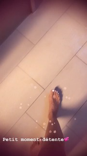 Ayem Nour feet photo thumbnail