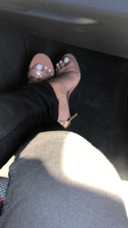 Ayem Nour feet photo thumbnail