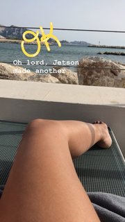 Ayem Nour feet photo thumbnail