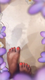 Ayem Nour feet photo thumbnail