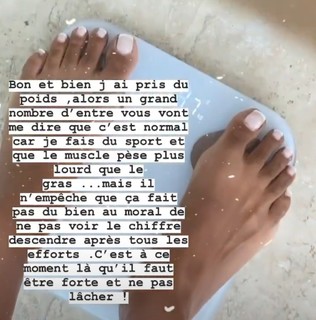Ayem Nour feet photo thumbnail