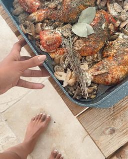 Ayem Nour feet photo thumbnail