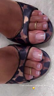 Ayem Nour feet photo thumbnail