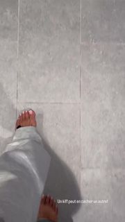Ayem Nour feet photo 3