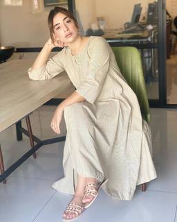 Ayesha Butt feet photo 17