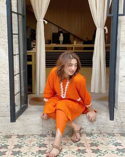 Ayesha Butt feet photo 4