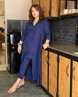 Ayesha Butt feet photo 3