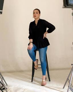 Ayesha Butt feet photo 2