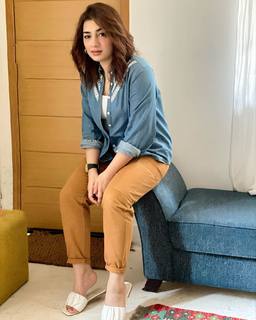 Ayesha Butt feet photo 16