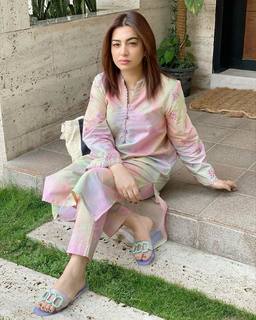 Ayesha Butt feet photo 5