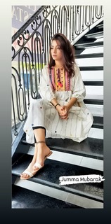 Ayesha Butt feet photo 7
