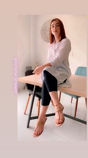 Ayesha Butt feet photo 6