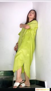 Ayesha Butt feet photo 4