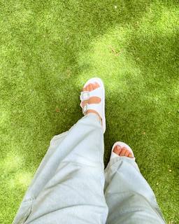 Ayesha Butt feet photo 5