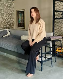 Ayesha Butt feet photo 8