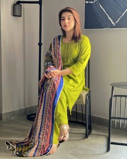 Ayesha Butt feet photo 2