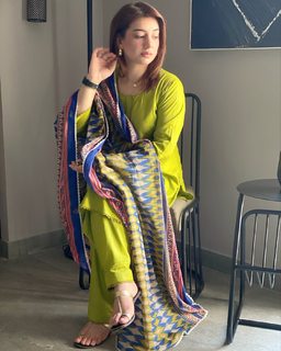 Ayesha Butt feet photo 20