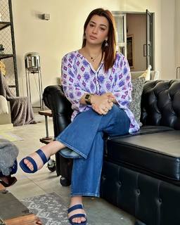 Ayesha Butt feet photo 18