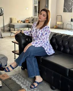 Ayesha Butt feet photo 16
