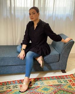 Ayesha Butt feet photo 5
