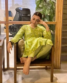 Ayesha Butt feet photo 10