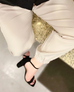 Ayesha Butt feet photo 2