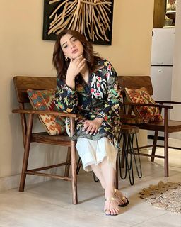 Ayesha Butt feet photo 19