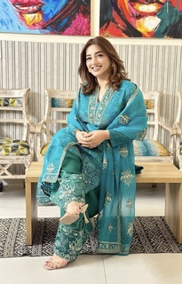 Ayesha Butt feet photo 20