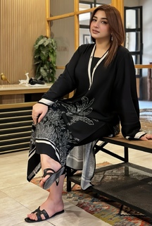 Ayesha Butt feet photo 8