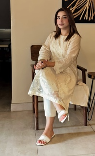 Ayesha Butt feet photo 3