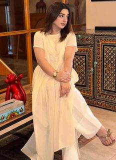Ayesha Butt feet photo 15