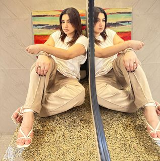 Ayesha Butt feet photo 17