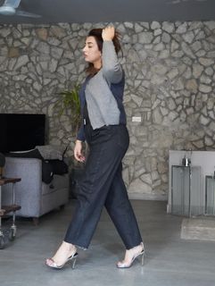 Ayesha Butt feet photo 9