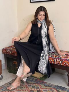 Ayesha Butt feet photo 3