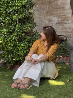 Ayesha Butt feet photo 8