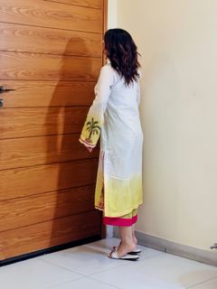Ayesha Butt feet photo 4