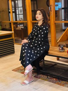 Ayesha Butt feet photo 17