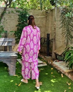Ayesha Butt feet photo 8