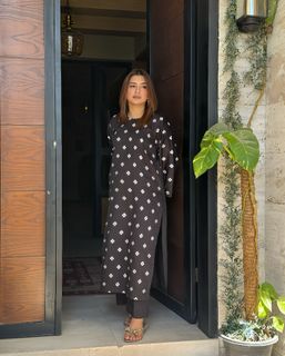 Ayesha Butt feet photo 15