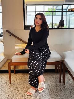 Ayesha Butt feet photo 14