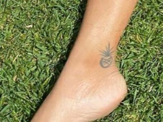 Ayesha Curry feet photo thumbnail