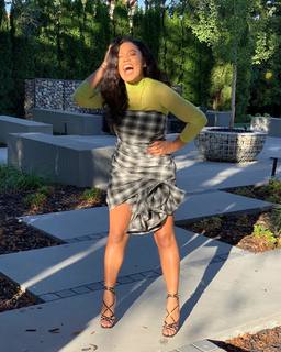 Ayesha Curry feet photo thumbnail