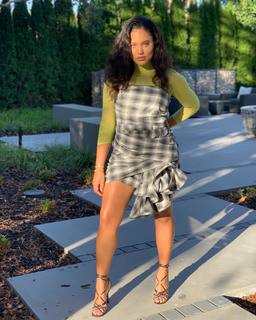 Ayesha Curry feet photo thumbnail