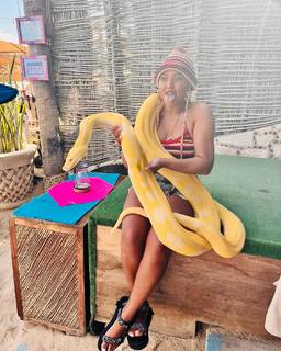 Ayesha Curry feet photo thumbnail