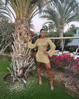 Ayesha Curry feet photo thumbnail