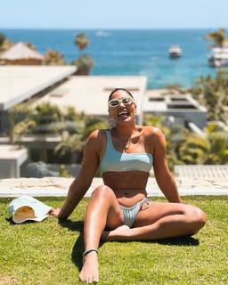 Ayesha Curry feet photo thumbnail