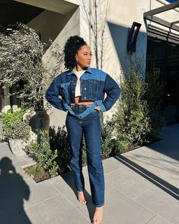 Ayesha Curry feet photo thumbnail